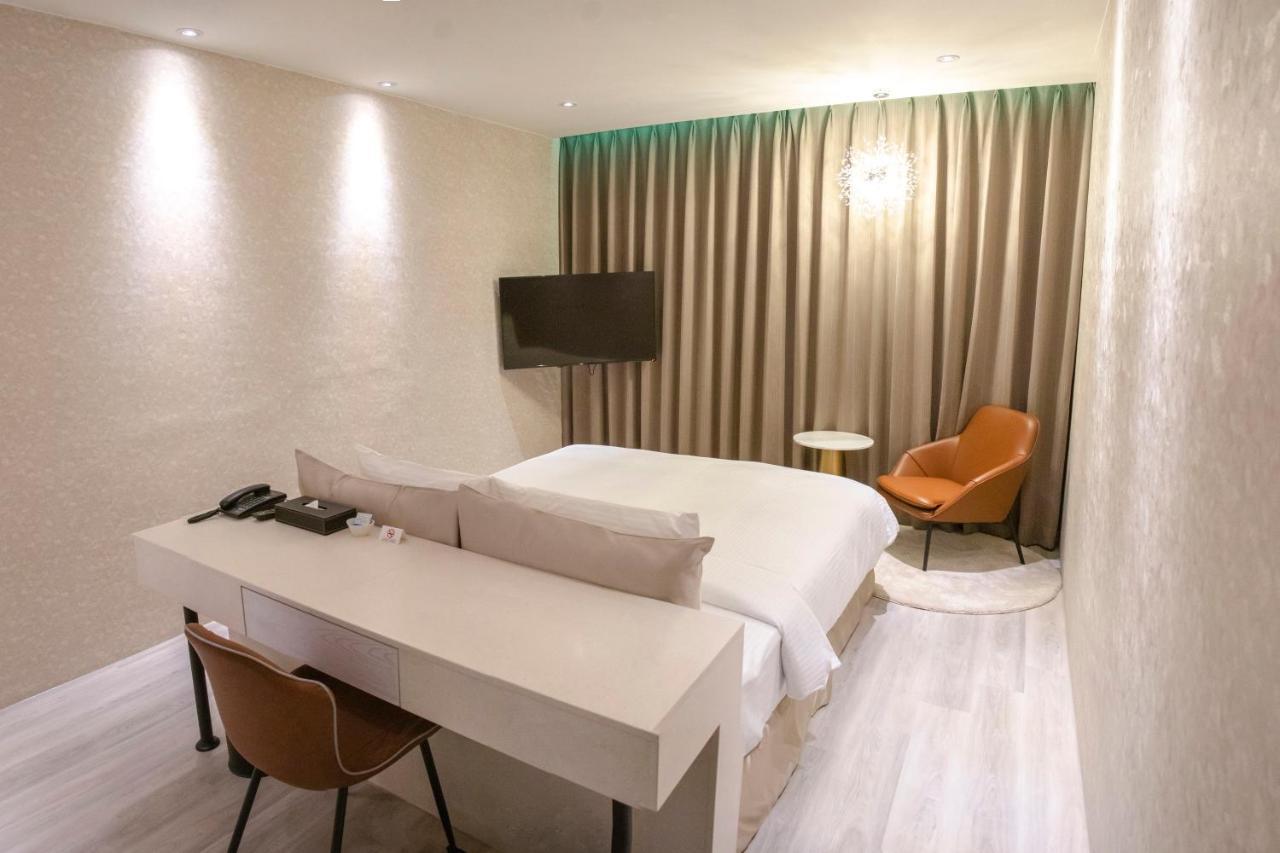 تايتشونغ Fifth Avenue Motel المظهر الخارجي الصورة