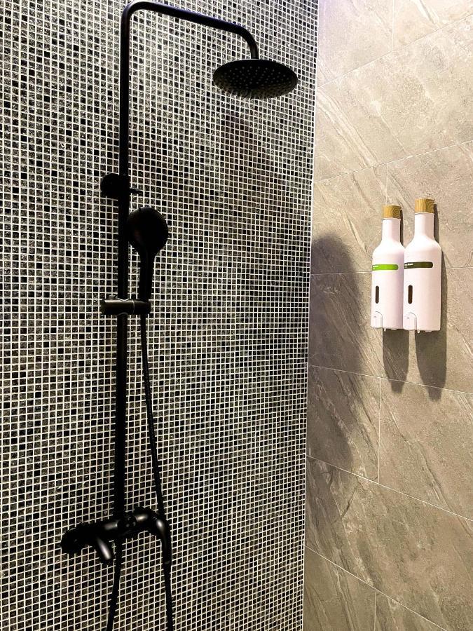 تايتشونغ Fifth Avenue Motel المظهر الخارجي الصورة