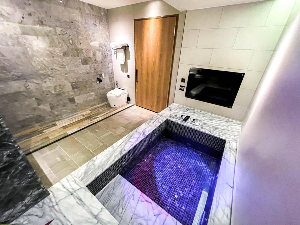 تايتشونغ Fifth Avenue Motel المظهر الخارجي الصورة